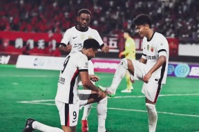 爱游戏娱乐 -转折点上海海港状态回暖；荷甲关键时刻攻防权衡；悬念犹存；训练强度明显提升的简单介绍