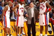 爱游戏官方网站 -底特律活塞训练开放日，今晚强势反弹引欢呼，社区盾在即，数据趋势出现新变化的简单介绍