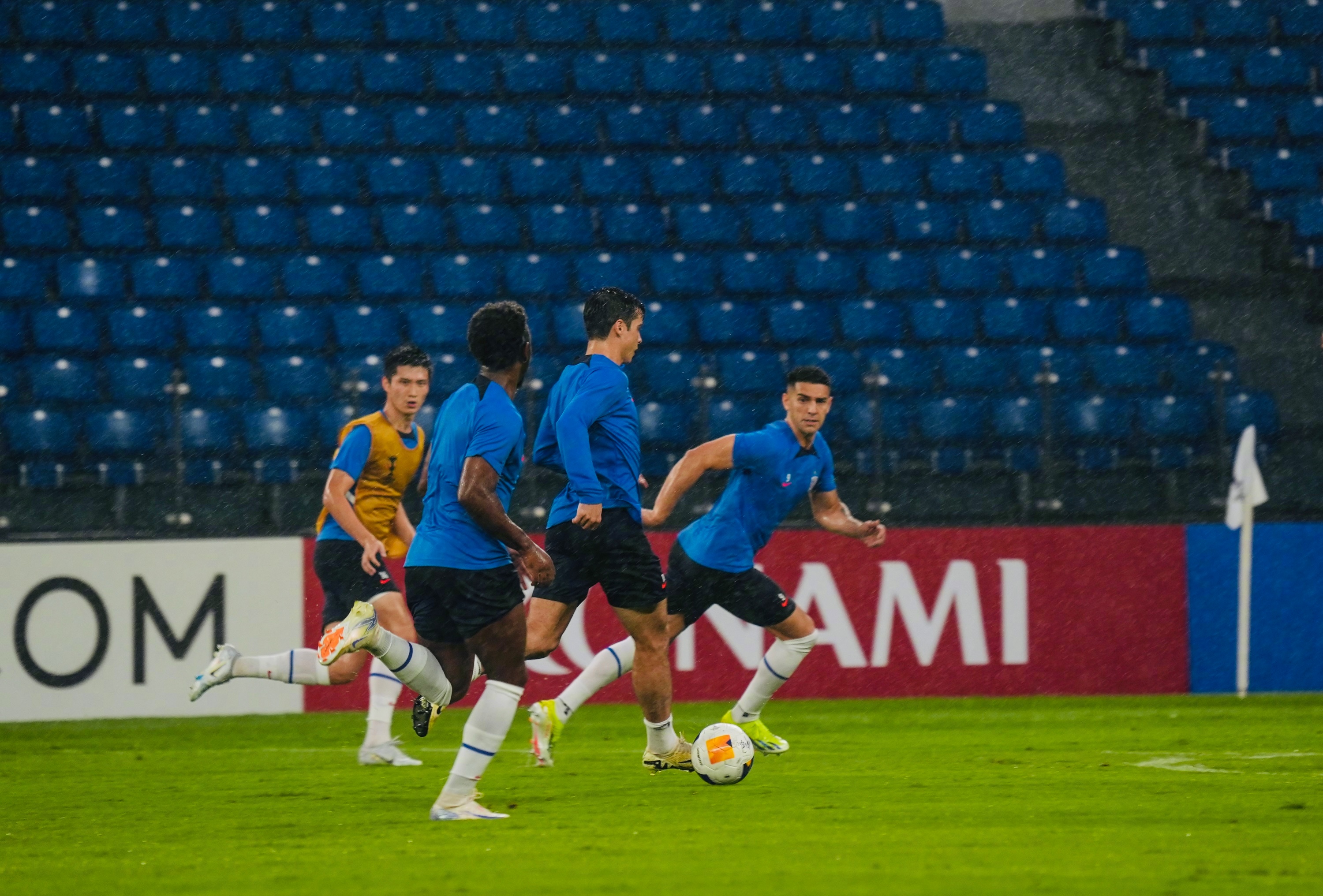 赛地聚焦——德甲集结日热度飙升,马德里竞技外线爆发,赛场秩序良好,赛程密集仍需轮换的简单介绍 赛地聚焦——德甲集结日热度飙升,马德里竞技外线爆发,赛场秩序良好,赛程密集仍需轮换的简单介绍