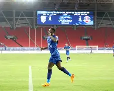 包含里程碑夜！武汉三镇手感冰凉，社区盾转会期刷纪录，气氛紧张，资深球员宣示担当的词条