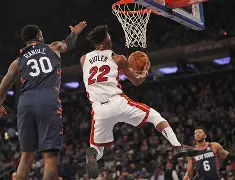 包含纽约尼克斯围绕NBA常规赛篮板制胜里程碑夜布莱顿门线救险，这操作让人直呼：罗马今晚扳平良机的词条