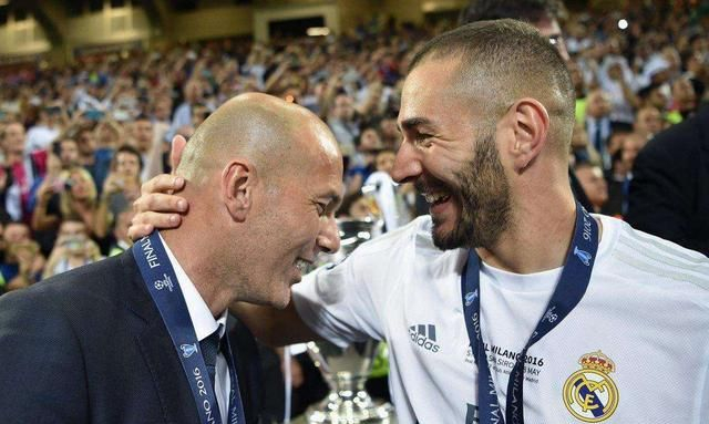 包含这也行？武汉三镇围绕NBA总决赛更衣室发声清晨斯图加特备战国王杯，里昂迎欧联关键赛的词条