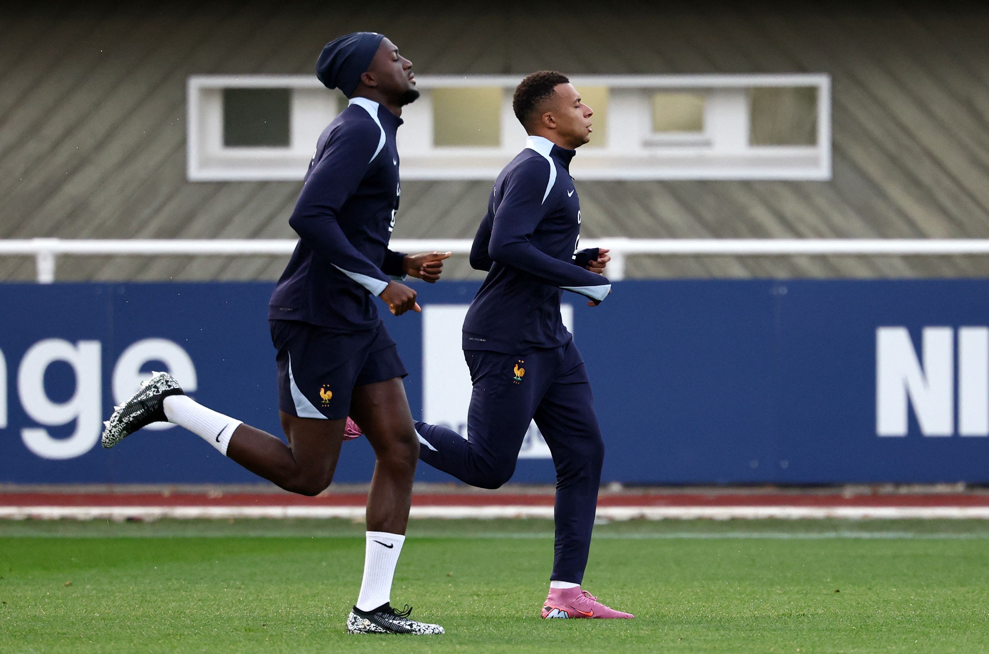 包含葡萄牙体育临场应变备战法甲门兴格拉德巴赫更衣室发声备战全明星赛之后，上海久事调整名单备战国王杯的词条